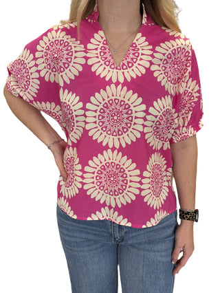 Geometric medallion motif print short sleeve top