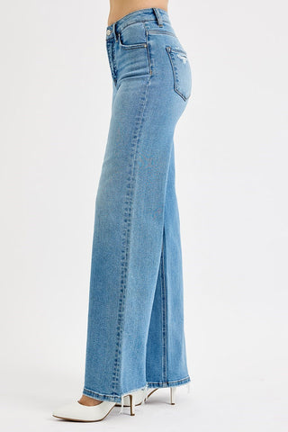 High Rise Leg Knee Distress Jeans